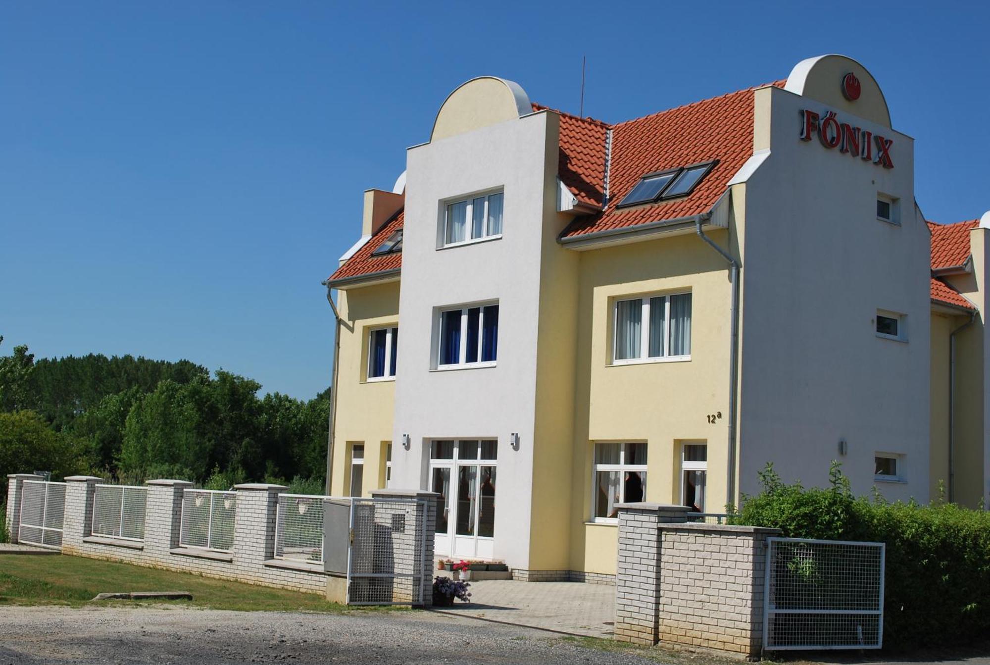 Fonix Hotel Bük Exteriör bild